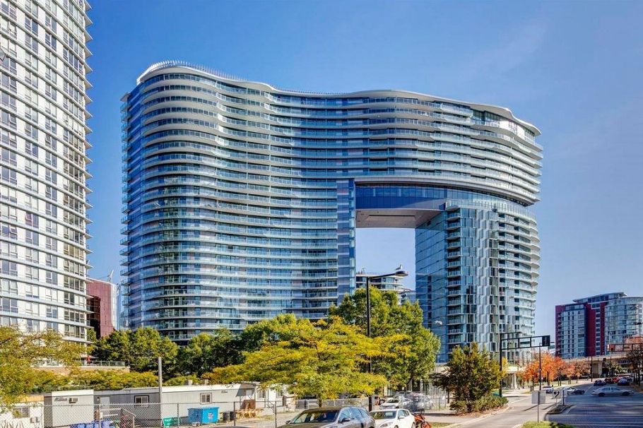 403 89 Nelson Avenue Vancouver, BC - 1