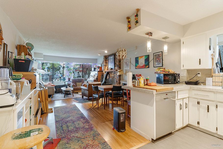 2752 Grant Street Vancouver, BC - 19