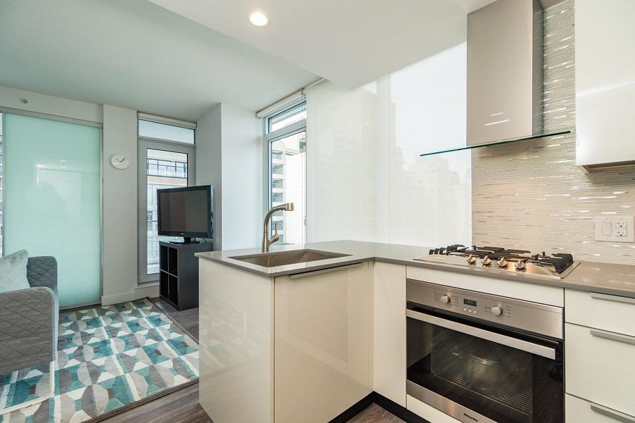 1802 1283 Howe Street Vancouver, BC - 11