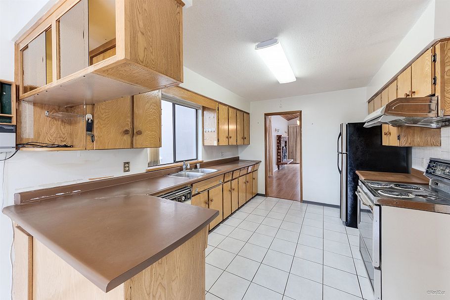 4688 Manor Street Vancouver, BC - 9