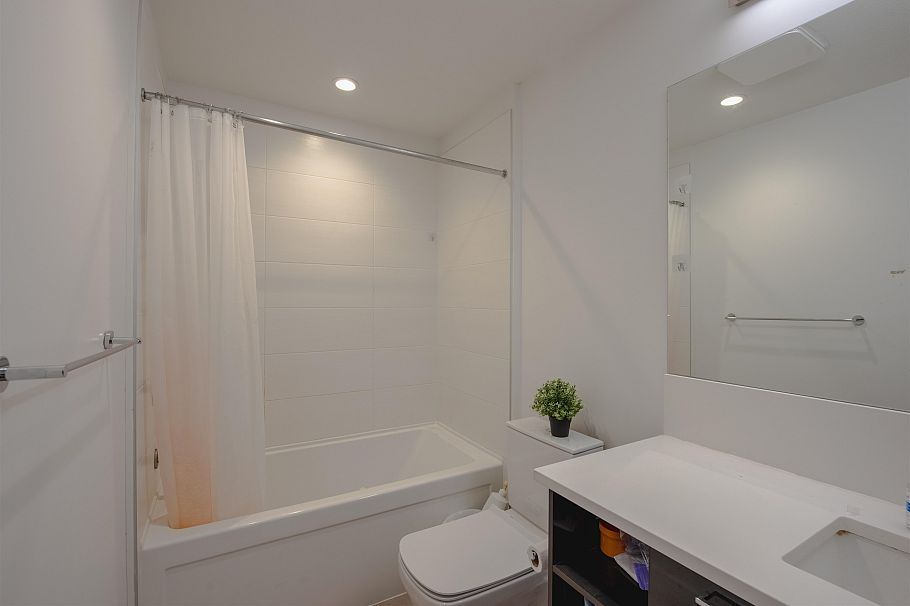 509 3581 Ross Drive Vancouver, BC - 10