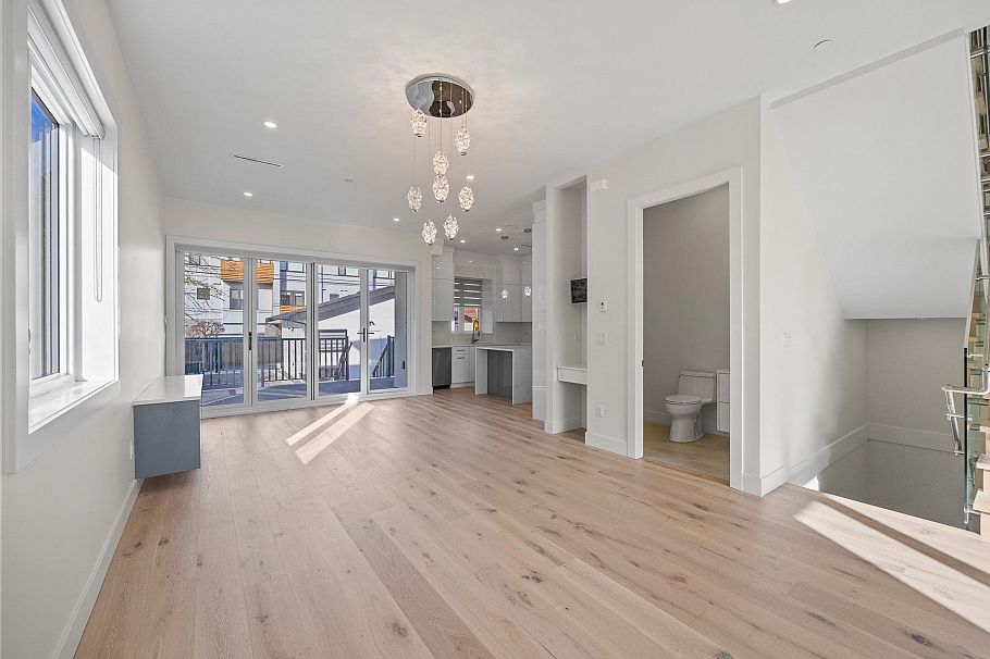 6011 Fremlin Street Vancouver, BC - 6