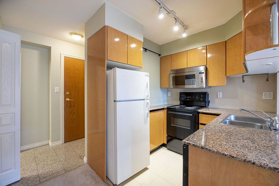 1509 1189 Howe Street Vancouver, BC - 3