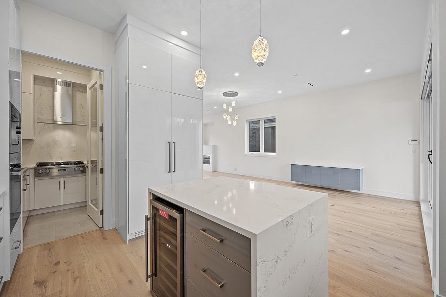 6011 Fremlin Street Vancouver, BC - 21