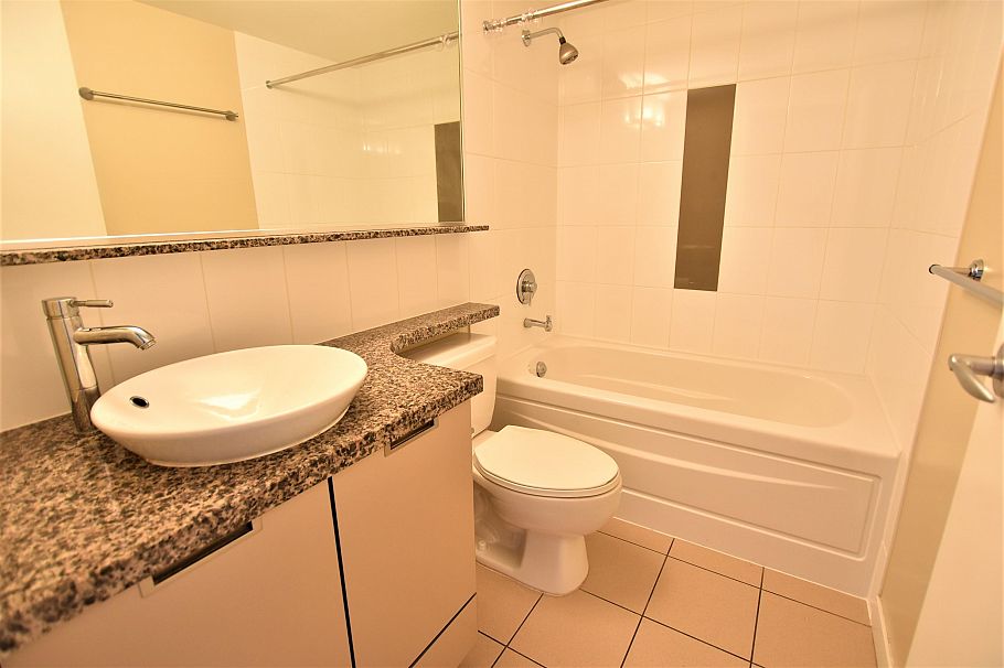 2010 1082 Seymour Street Vancouver, BC - 8