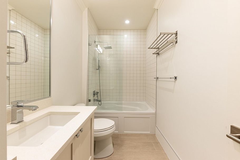 3755 W 13th Avenue Vancouver, BC - 25