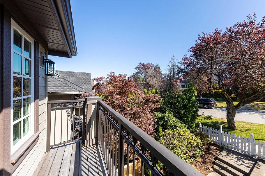 3755 W 13th Avenue Vancouver, BC - 20