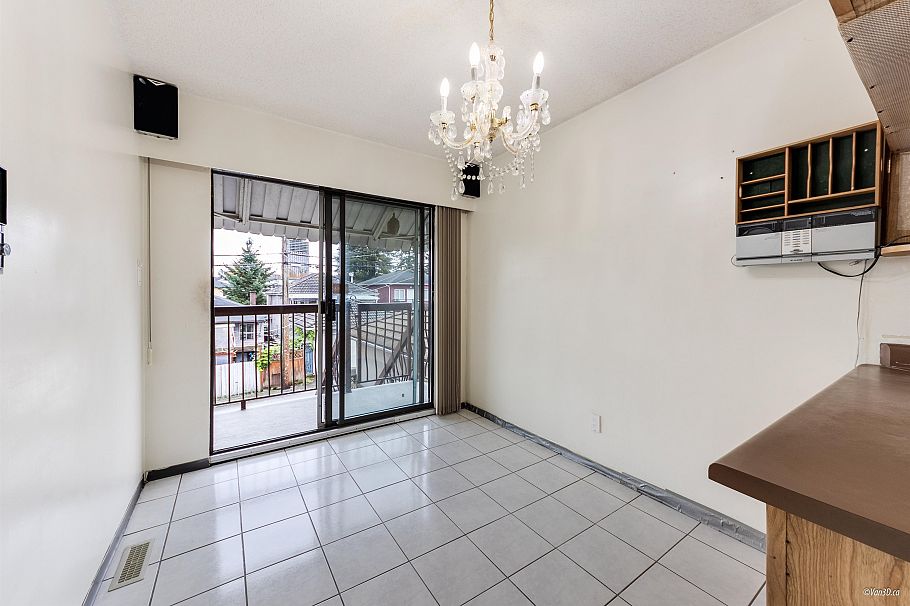 4688 Manor Street Vancouver, BC - 11