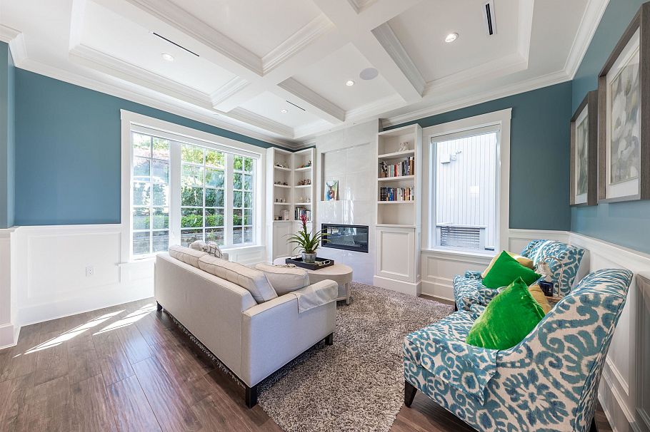 3755 W 13th Avenue Vancouver, BC - 4