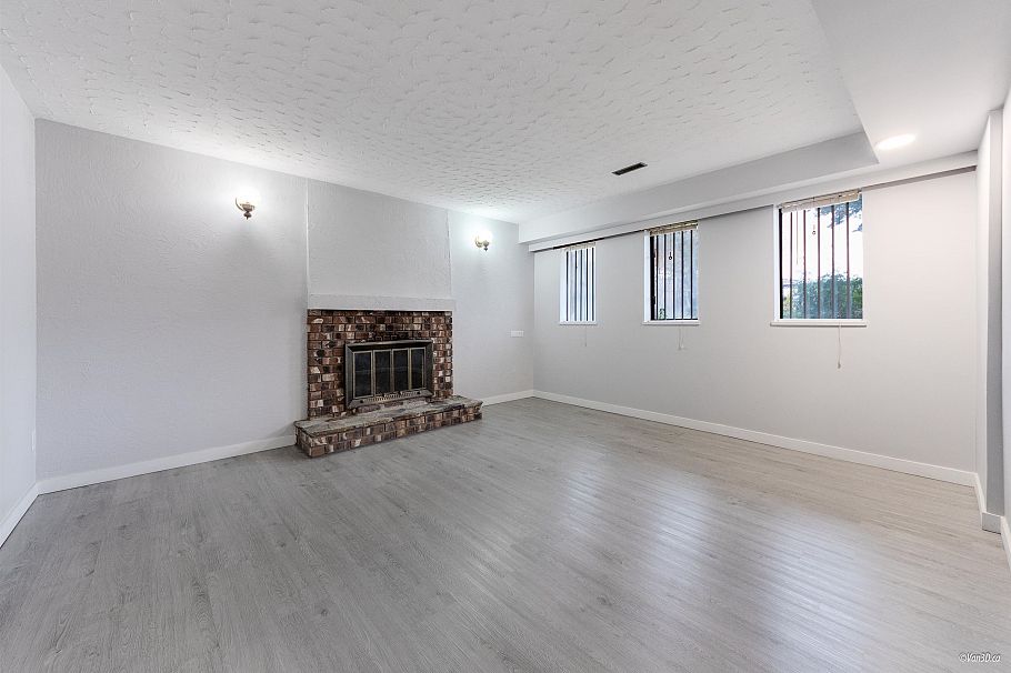 4688 Manor Street Vancouver, BC - 20