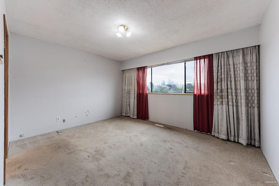 4688 Manor Street Vancouver, BC - 18