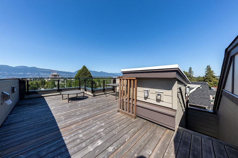 3755 W 13th Avenue Vancouver, BC - 22
