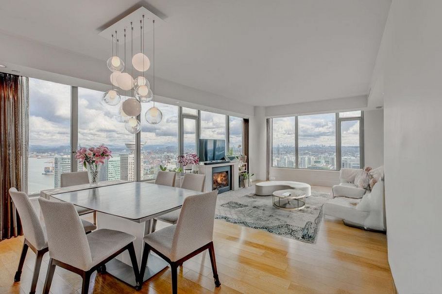 3704 667 Howe Street Vancouver, BC - 4