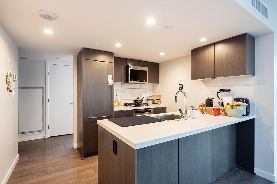 402 8238 Lord Street Vancouver, BC - 7