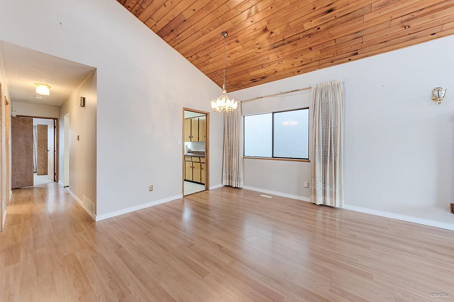 4688 Manor Street Vancouver, BC - 6