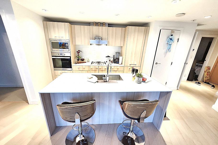 809 4638 Gladstone Street Vancouver, BC - 4