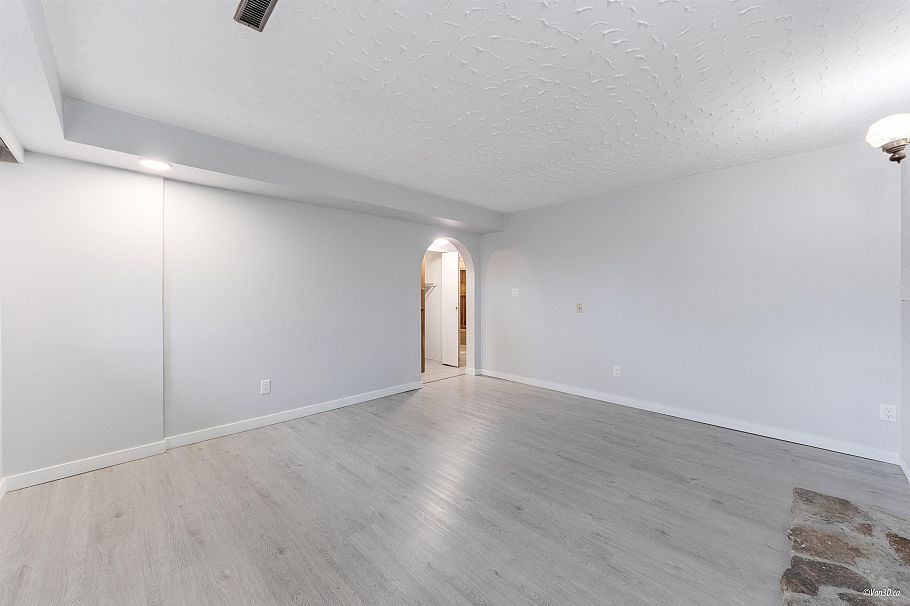 4688 Manor Street Vancouver, BC - 21