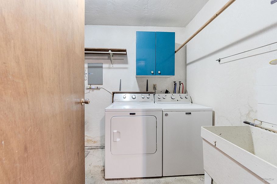 4688 Manor Street Vancouver, BC - 27