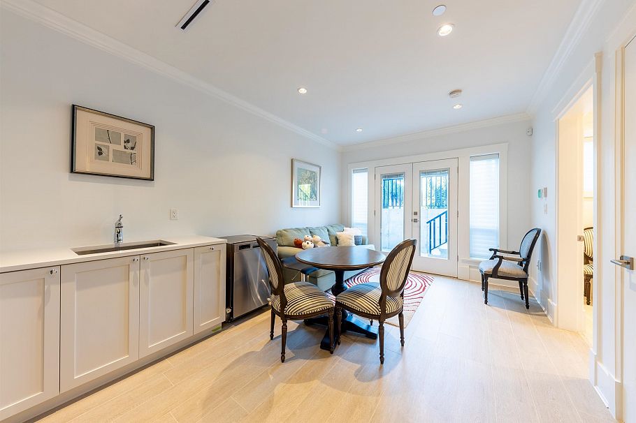 3755 W 13th Avenue Vancouver, BC - 27
