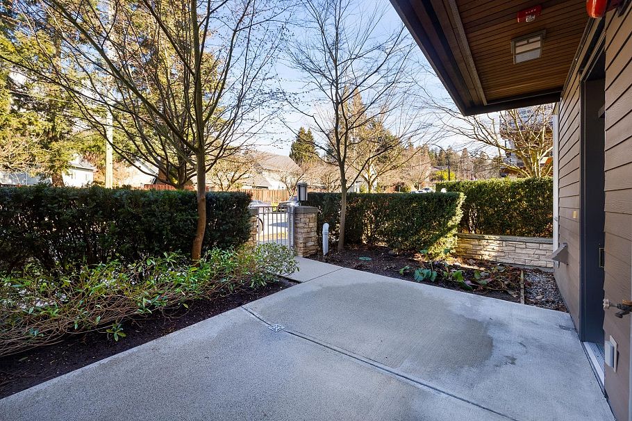 121 735 W 15th Street North Vancouver, BC - 3