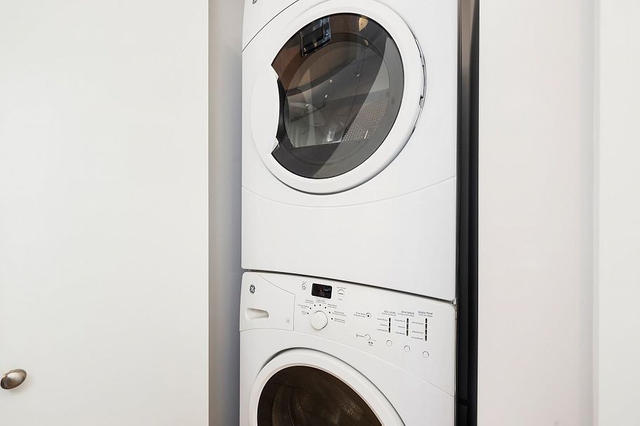 121 735 W 15th Street North Vancouver, BC - 24