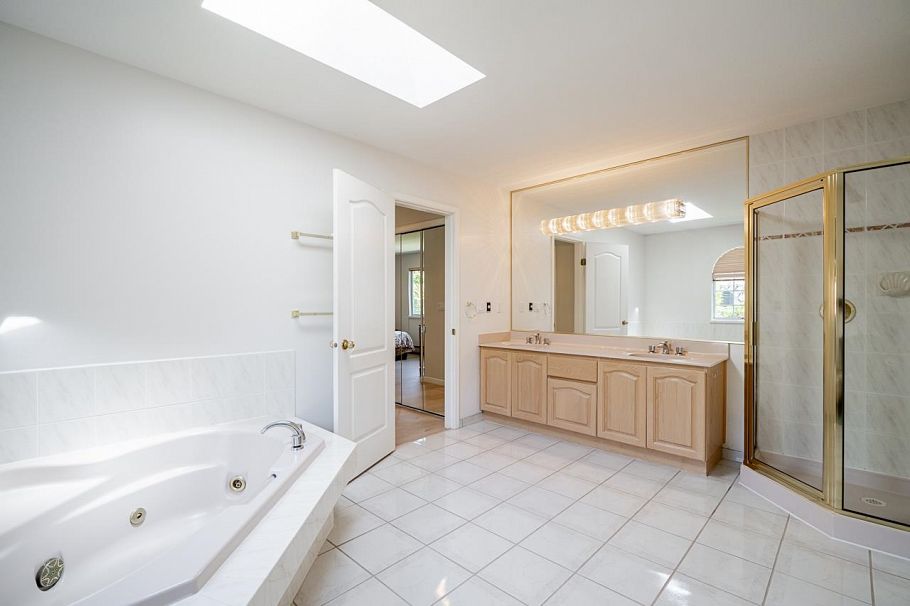 3513 W 40th Avenue Vancouver, BC - 27