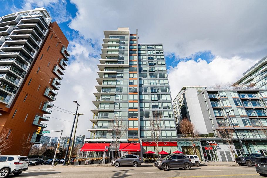 209 1788 Columbia Street Vancouver, BC - 2