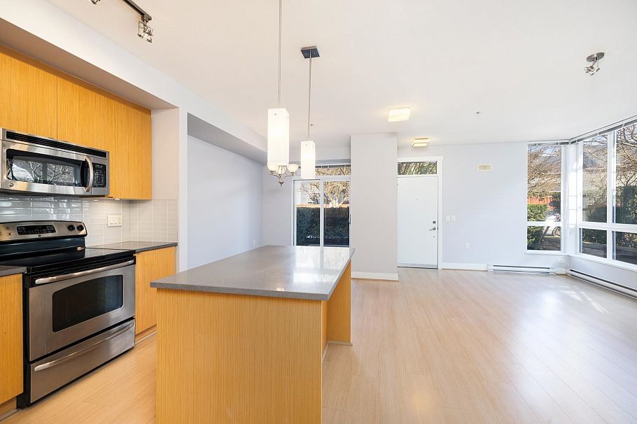 121 735 W 15th Street North Vancouver, BC - 8