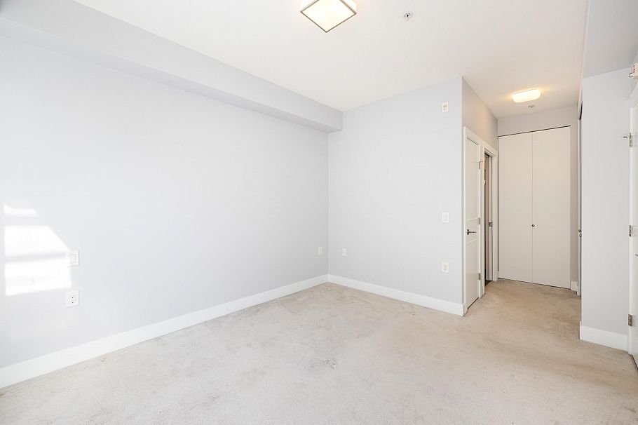 121 735 W 15th Street North Vancouver, BC - 20