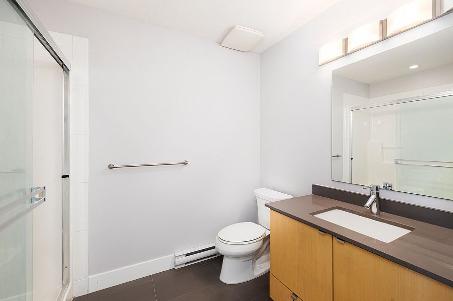 121 735 W 15th Street North Vancouver, BC - 21