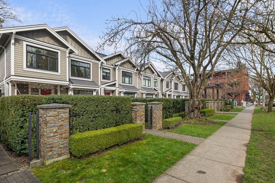 171 E 17th Avenue Vancouver, BC - 36