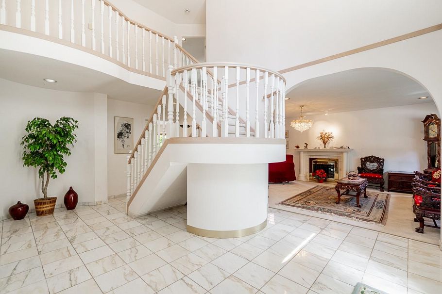 3513 W 40th Avenue Vancouver, BC - 2