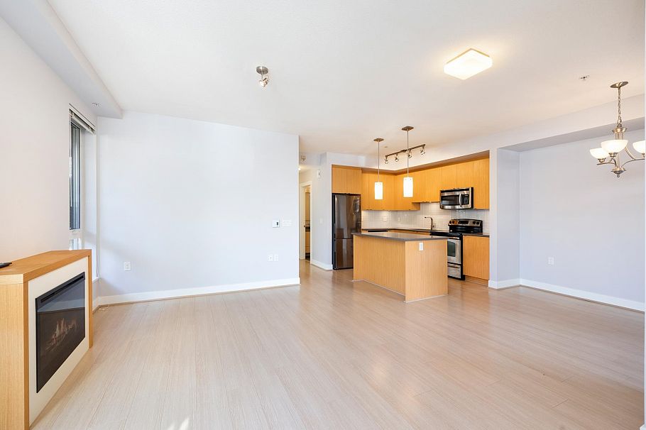 121 735 W 15th Street North Vancouver, BC - 15
