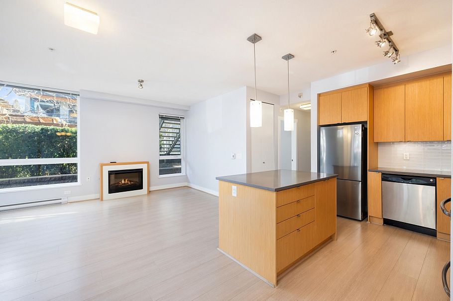 121 735 W 15th Street North Vancouver, BC - 9