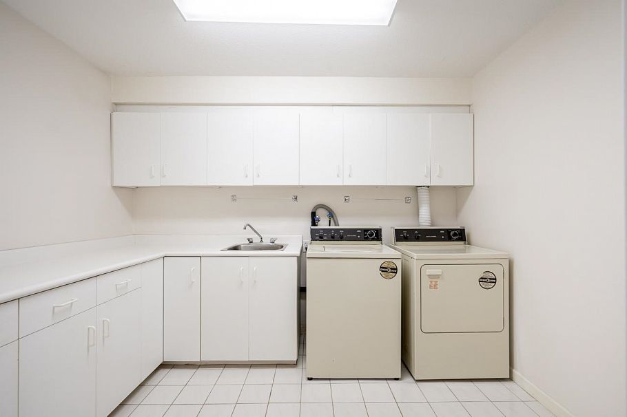 3513 W 40th Avenue Vancouver, BC - 33