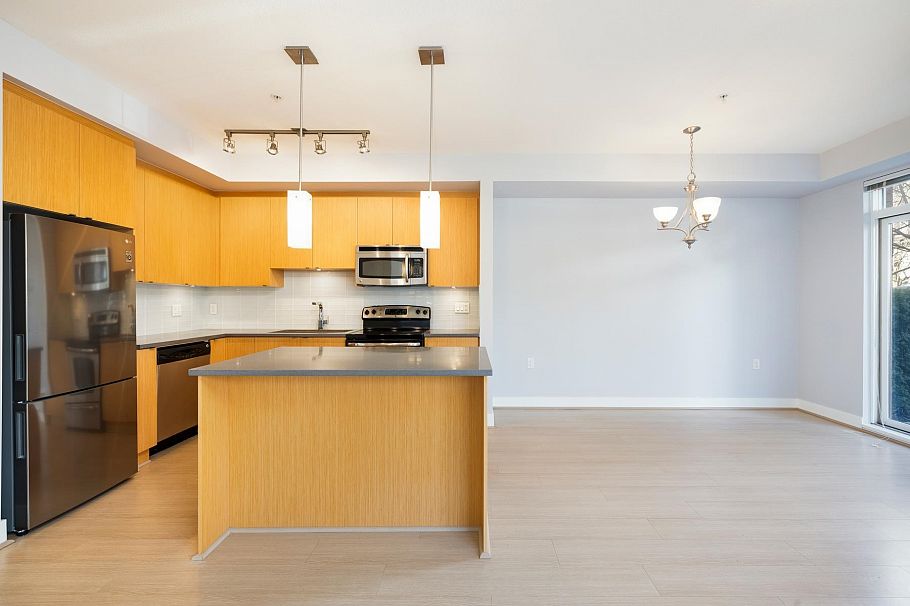 121 735 W 15th Street North Vancouver, BC - 10