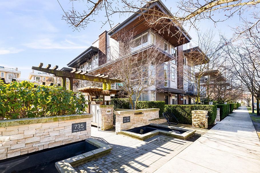121 735 W 15th Street North Vancouver, BC - 25