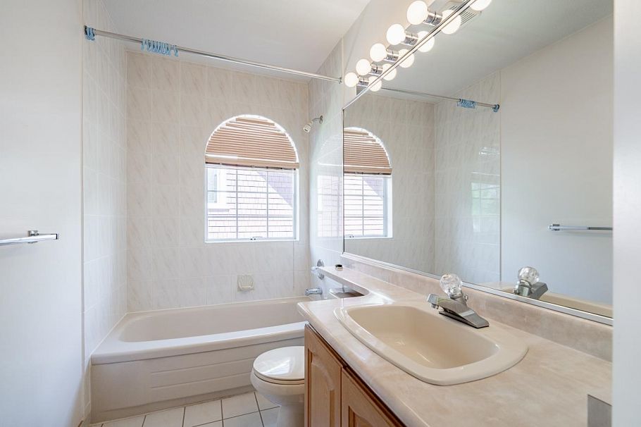 3513 W 40th Avenue Vancouver, BC - 29