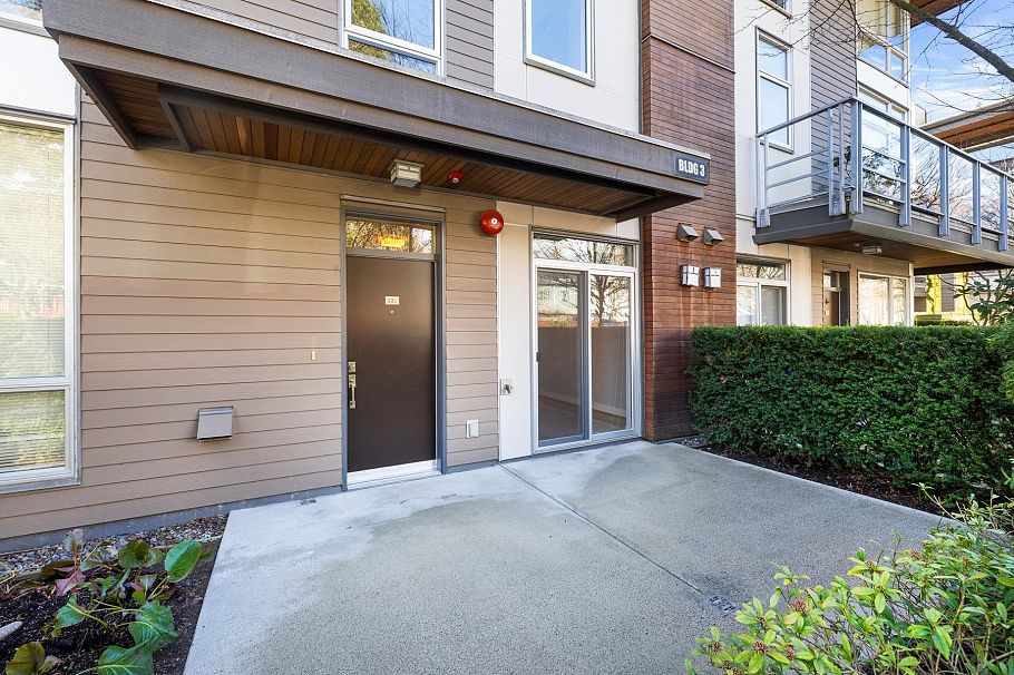 121 735 W 15th Street North Vancouver, BC - 2