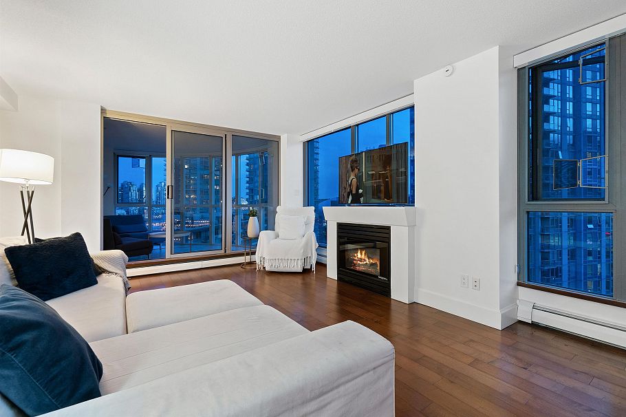 904 183 Keefer Place Vancouver, BC - 4