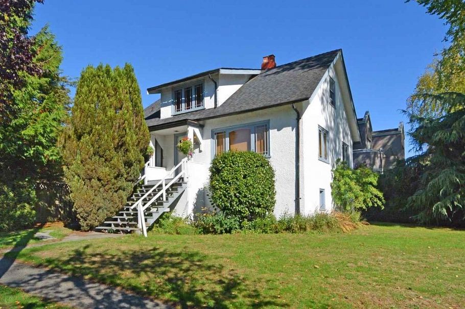 5480 Collingwood Street Vancouver, BC - 1
