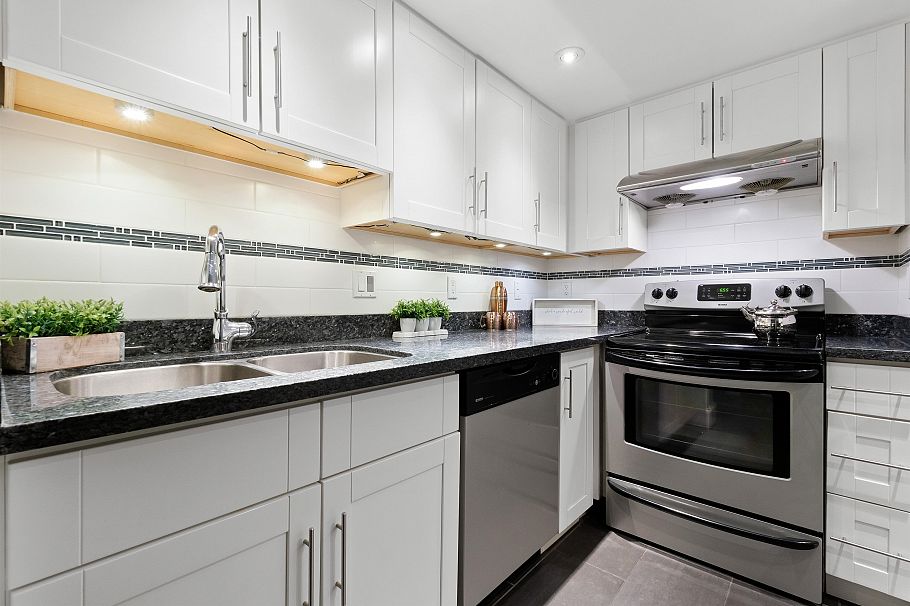 904 183 Keefer Place Vancouver, BC - 16
