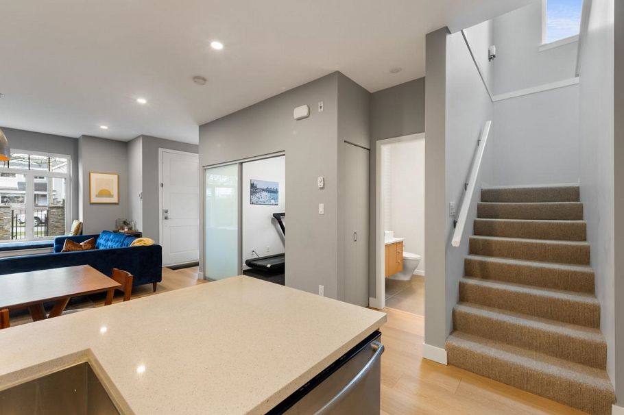 171 E 17th Avenue Vancouver, BC - 17