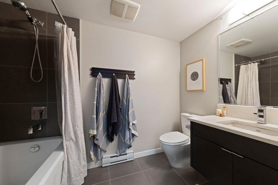 171 E 17th Avenue Vancouver, BC - 25