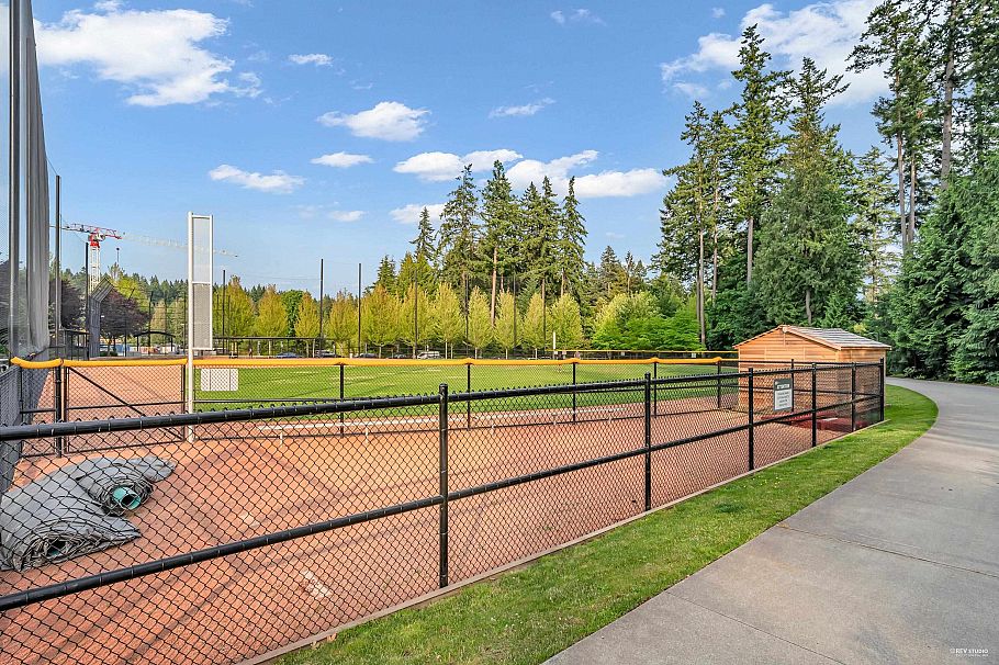 527 3563 Ross Drive Vancouver, BC - 6