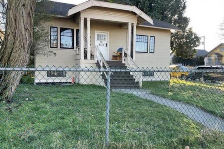 3192 W 8th Avenue Vancouver, BC - 1