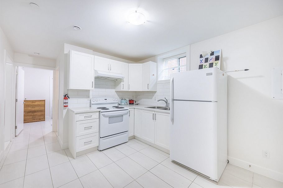 172 Ontario Place Vancouver, BC - 10