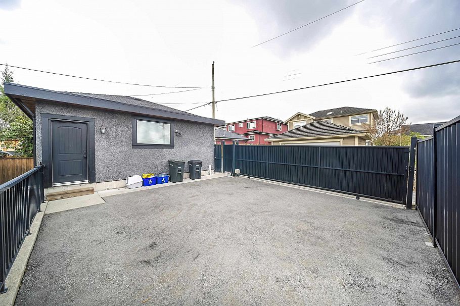 3832 Kincaid Street Burnaby, BC - 38