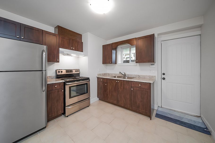 3832 Kincaid Street Burnaby, BC - 27