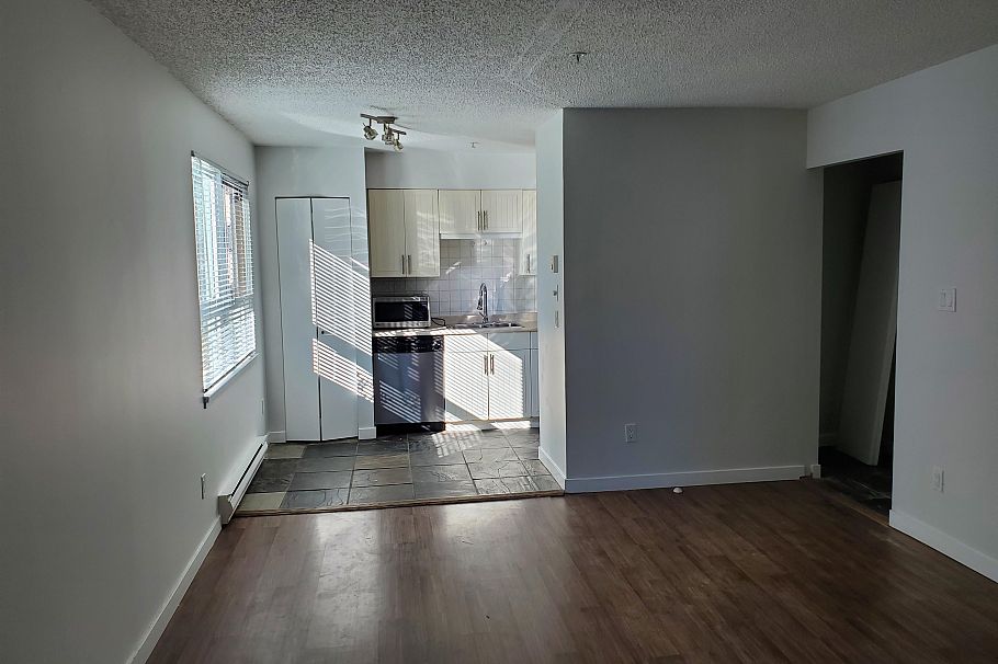 403 921 Thurlow Street Vancouver, BC - 1